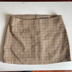BRANDY MELVILLE low rise houndstooth skirt
